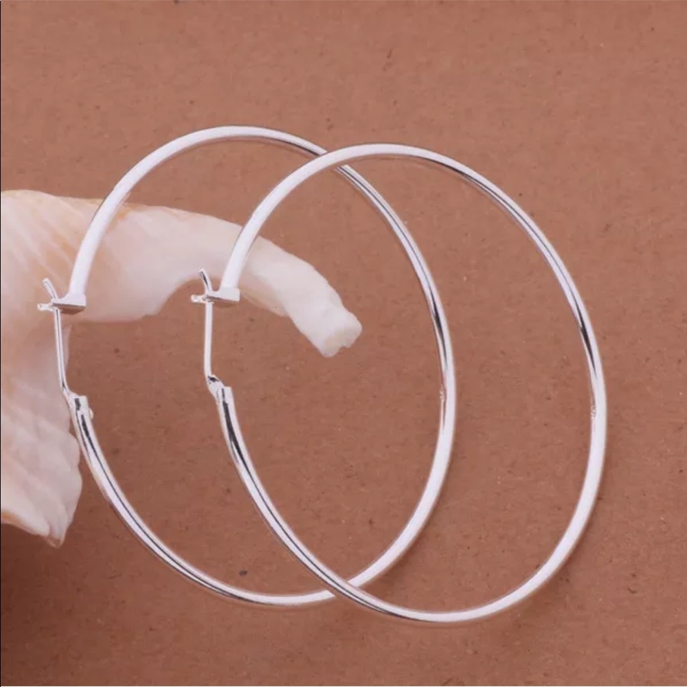 Silver thin comfortable earrings - Picture 3 of 3
